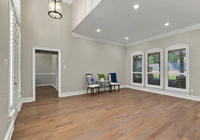 Photo 3 of Single family home for sale at 4103 Somerset Ct, Grapevine, TX 76051 | MLS# 21374163 | Listing updated on 2026-09-28