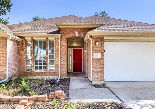 Photo 3 of Single family home for sale at 605 Oakbrook Dr, Burleson, TX 76028 | MLS# 21383867 | Listing updated on 2026-10-02