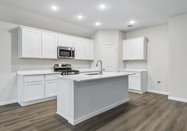 Photo 2 of Single family home for sale at 1221 Moon Ranch Rd, Royse City, TX 75189 | MLS# 21392315 | Listing updated on 2026-10-09