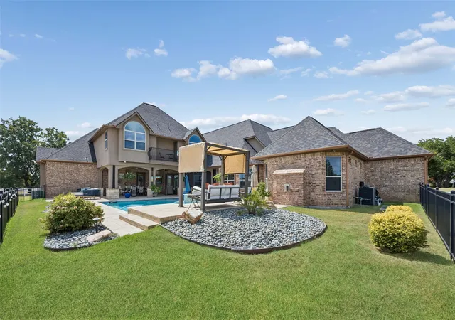 Photo 3 of Single family home for sale at 1908 Morningside Ln, Red Oak, TX 75154 | MLS# 21389107 | Listing updated on 2026-09-25