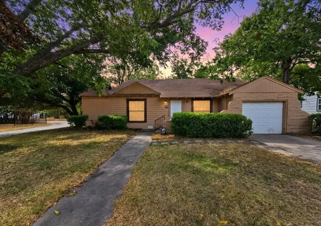 Photo 1 of Single family home for sale at 2503 Stanford St, Greenville, TX 75401 | MLS# 21391927 | Listing updated on 2026-09-29