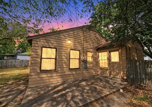 Photo 2 of Single family home for sale at 2503 Stanford St, Greenville, TX 75401 | MLS# 21391927 | Listing updated on 2026-09-29