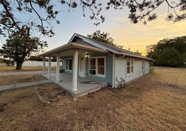 Photo 2 of Sale Pending at 3237 Dakota Trl, Fort Worth, TX 76135 | MLS# 21390292 | Listing updated on 2026-10-07