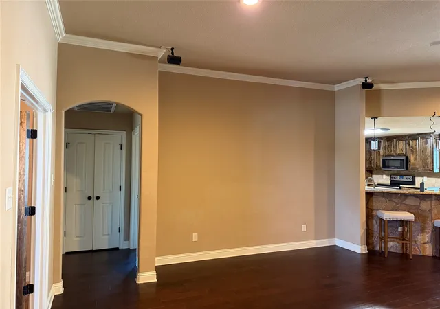 Photo 3 of Sale Pending at 533 Ethan Dr, Weatherford, TX 76087 | MLS# 21392448 | Listing updated on 2026-10-05