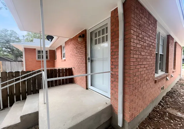 Photo 24 of Single family home for sale at 2012 Watauga Ct W, Fort Worth, TX 76111 | MLS# 21392452 | Listing updated on 2026-09-24