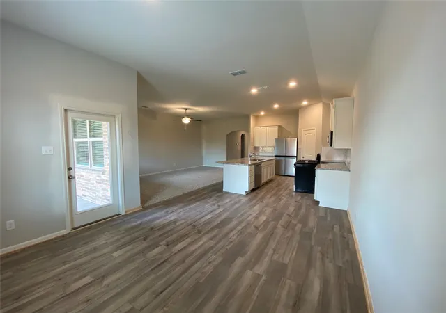 Photo 3 of Single family home for sale at 112 Emma Dr, Anna, TX 75409 | MLS# 21392485 | Listing updated on 2026-10-02