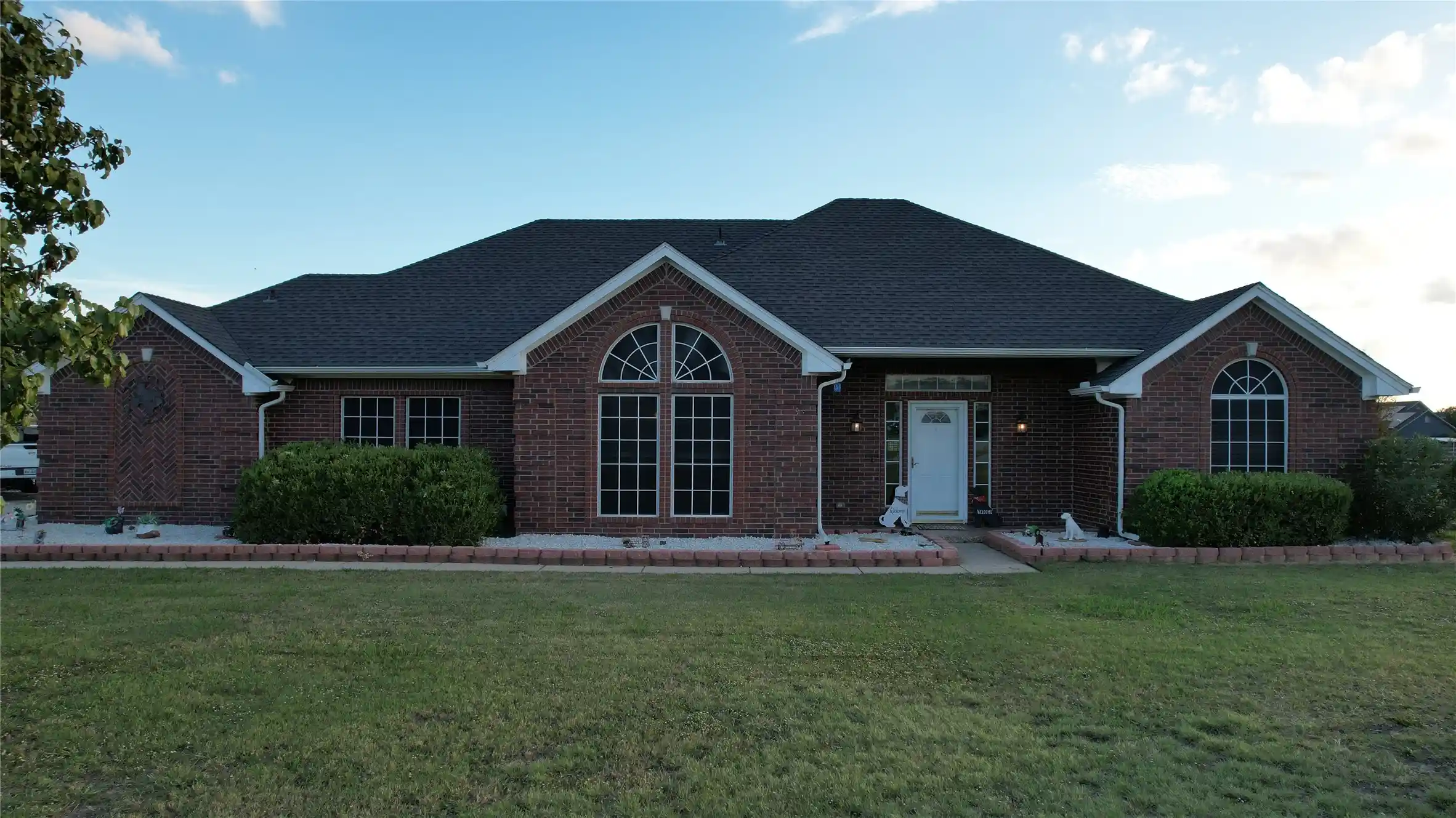 Photo 1 of Single family home for sale at 11990 Hl Country Cir, Ponder, TX 76259 | MLS# 21392489 | Listing updated on 2026-10-15