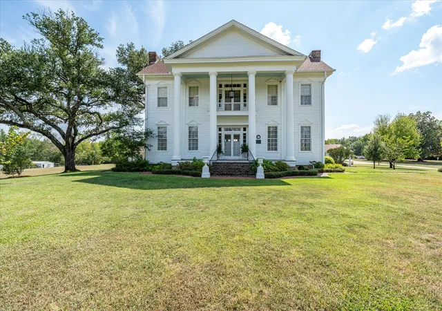 Photo 1 of Single family home for sale at 2591 State Hwy 64, Ben Wheeler, TX 75754 | MLS# 21391986 | Listing updated on 2026-09-24