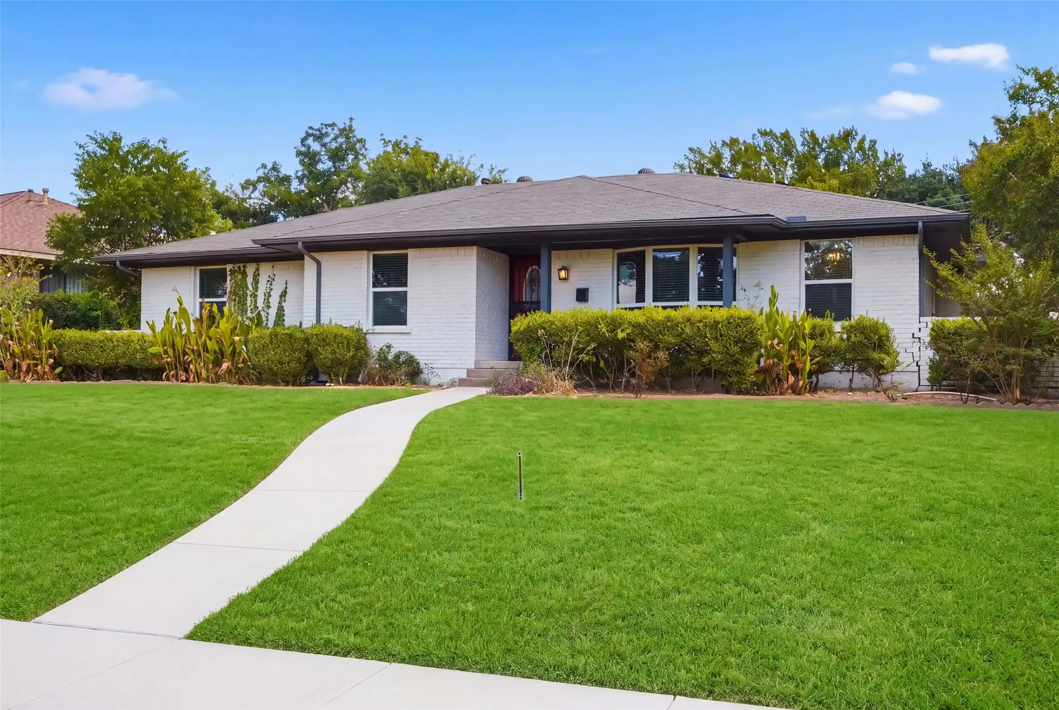 Photo 1 of Single family home for sale at 4730 Chilton Dr, Dallas, TX 75227 | MLS# 21377754 | Listing updated on 2026-10-18
