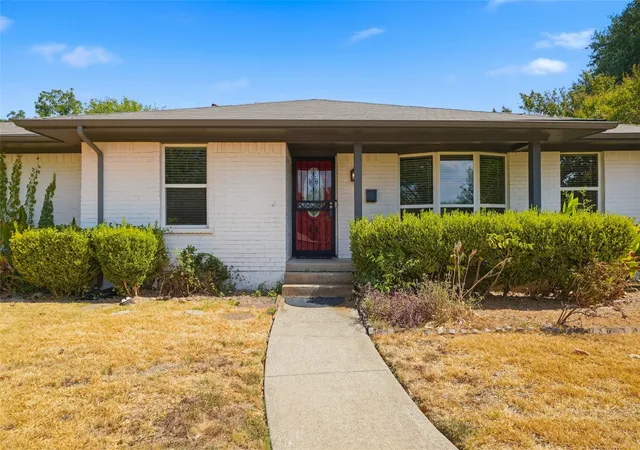 Photo 2 of Single family home for sale at 4730 Chilton Dr, Dallas, TX 75227 | MLS# 21377754 | Listing updated on 2026-09-27