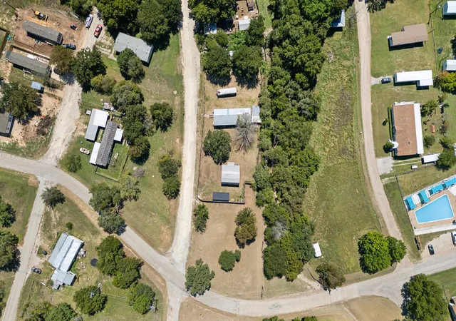 Photo 3 of Manufactured home for sale at 5411 S Oklahoma Trl, Granbury, TX 76048 | MLS# 21390937 | Listing updated on 2026-09-22
