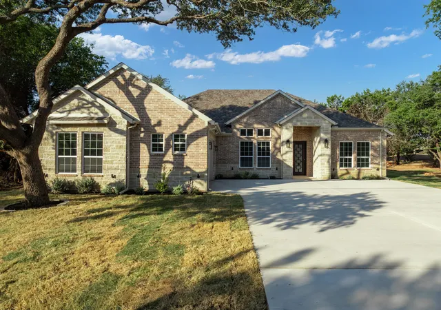 Photo 1 of Single family home for sale at 24006 Oak Shadow Dr, Whitney, TX 76692 | MLS# 21392521 | Listing updated on 2026-10-29