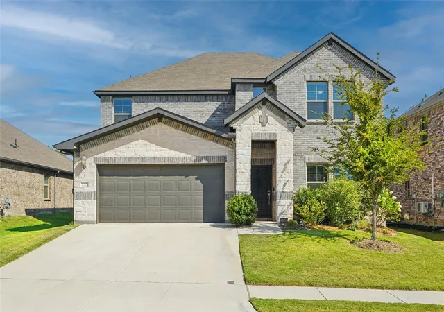 Photo 2 of Single family home for sale at 233 Luna Ln, Lake Dallas, TX 75065 | MLS# 21391517 | Listing updated on 2026-09-22