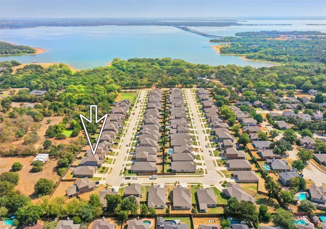 Photo 3 of Single family home for sale at 233 Luna Ln, Lake Dallas, TX 75065 | MLS# 21391517 | Listing updated on 2026-09-22