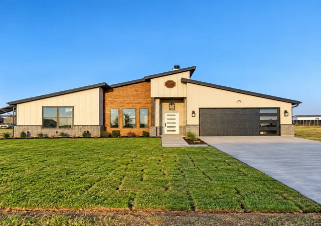 Photo 2 of Single family home for sale at 6025 Huckleberry Ln, Joshua, TX 76058 | MLS# 21391617 | Listing updated on 2026-10-04