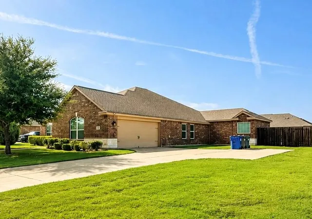 Photo 2 of Single family home for sale at 610 Milas Ln, Glenn Heights, TX 75154 | MLS# 21391992 | Listing updated on 2026-09-22