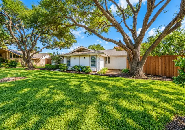 Photo 3 of Sale Pending at 2409 Fairview Dr, Plano, TX 75075 | MLS# 21389458 | Listing updated on 2026-10-09