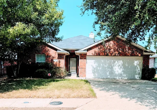 Photo 1 of Sale Pending at 2835 Bronco Dr, Dallas, TX 75237 | MLS# 21392595 | Listing updated on 2026-10-02