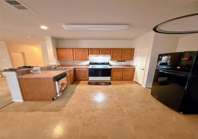 Photo 3 of Sale Pending at 2835 Bronco Dr, Dallas, TX 75237 | MLS# 21392595 | Listing updated on 2026-10-02