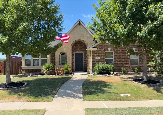 Photo 1 of Single family home for sale at 913 Ml Pond Dr, Midlothian, TX 76065 | MLS# 21392312 | Listing updated on 2026-09-29