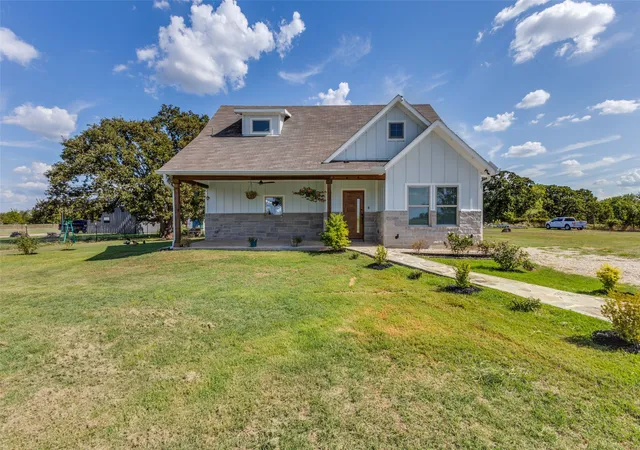 Photo 2 of Single family home for sale at 357 Private Rd 7782, Wills Point, TX 75169 | MLS# 21391935 | Listing updated on 2026-09-26