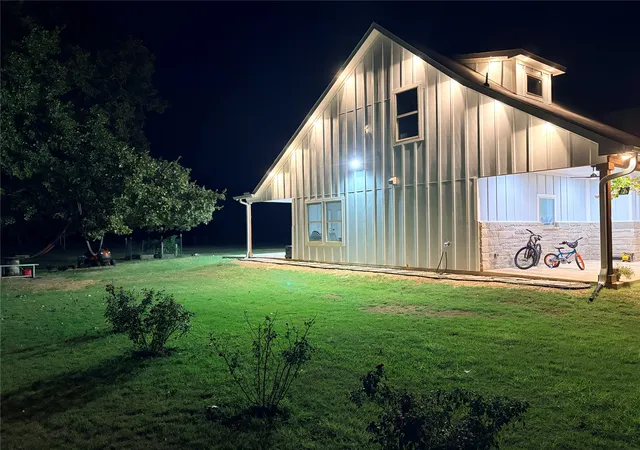 Photo 3 of Single family home for sale at 357 Private Rd 7782, Wills Point, TX 75169 | MLS# 21391935 | Listing updated on 2026-09-26