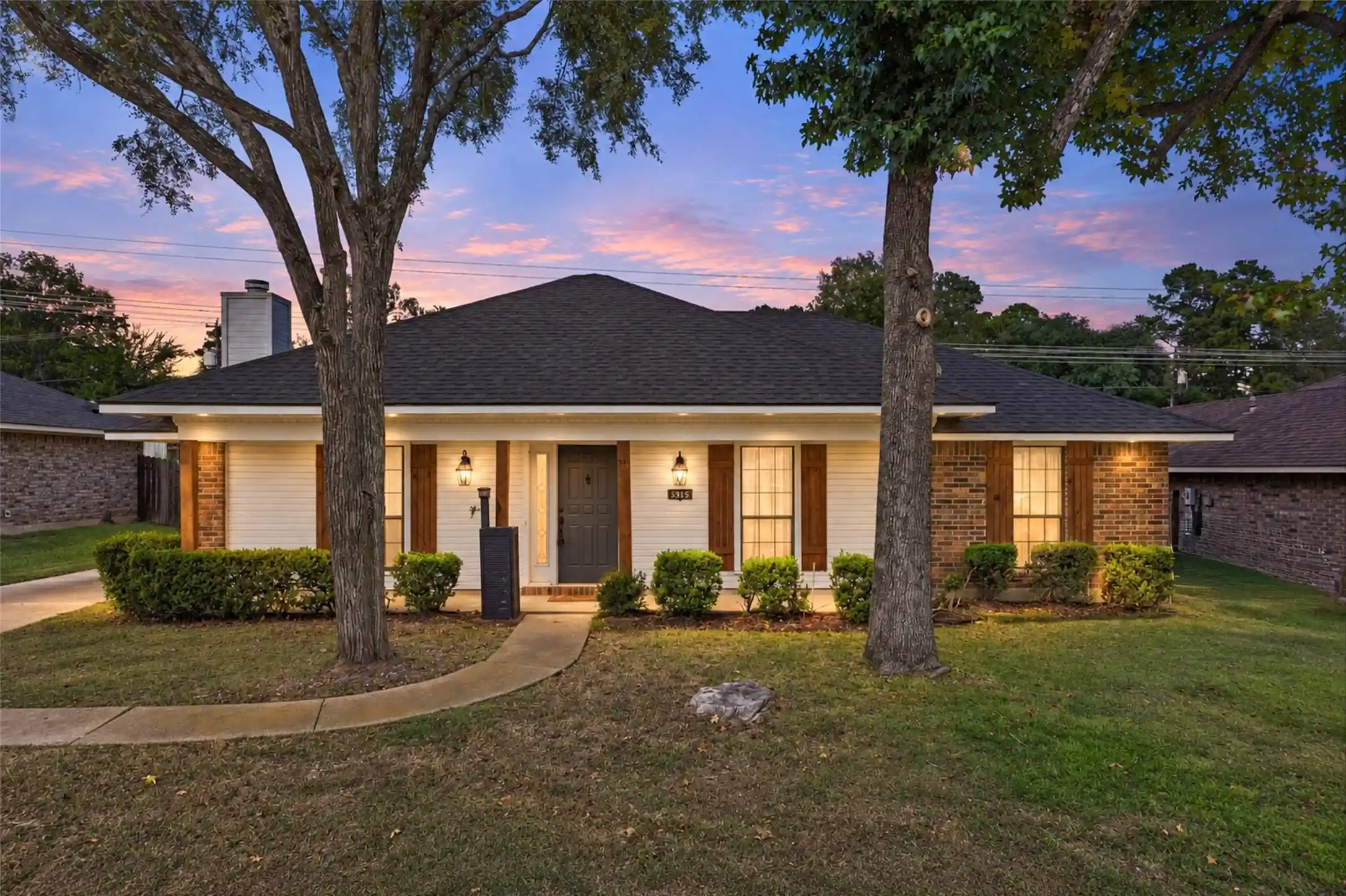 Single family home for sale at 9319 Lytham Dr, Shreveport, LA 71129 | MLS# 21391853