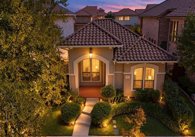 Single family home for sale at 722 Arbol, Irving, TX 75039 | MLS# 21383929