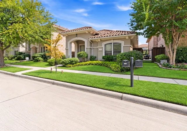 Photo 2 of Single family home for sale at 722 Arbol, Irving, TX 75039 | MLS# 21383929 | Listing updated on 2026-10-03