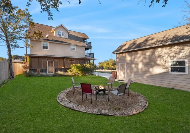 Photo 3 of Single family home for sale at 556 Apollo, Canyon Lake, TX 78133 | MLS# 21392692 | Listing updated on 2026-09-22