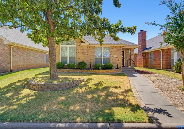 Photo 1 of Sale Pending at 3917 Garden Grv Ln, Abilene, TX 79606 | MLS# 21392559 | Listing updated on 2026-10-02