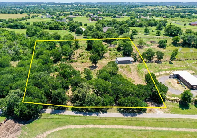 Photo 1 of Land for sale at 1750 S Fm 372, Gainesville, TX 76240 | MLS# 21392698 | Listing updated on 2026-09-22
