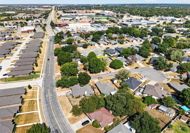 Photo 3 of Single family home for sale at 1150 Marc St, Burleson, TX 76028 | MLS# 21391495 | Listing updated on 2026-09-22