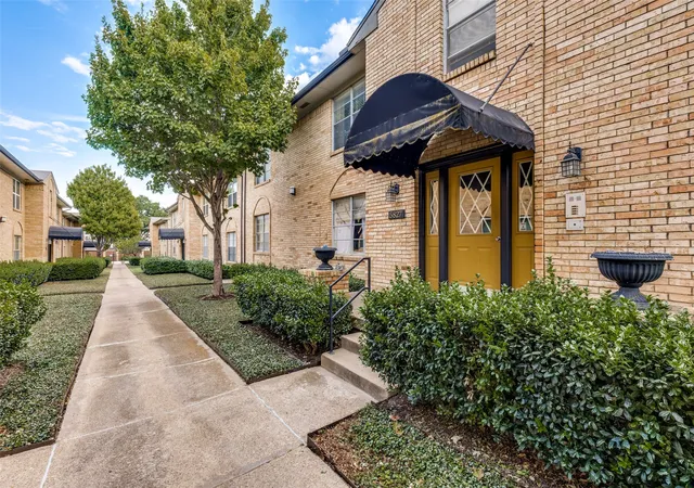 Photo 2 of Condo for sale at 5827 Sandhurst Ln #C, Dallas, TX 75206 | MLS# 21392728 | Listing updated on 2026-09-22