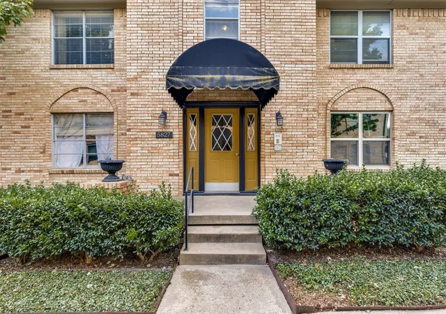 Photo 3 of Condo for sale at 5827 Sandhurst Ln #C, Dallas, TX 75206 | MLS# 21392728 | Listing updated on 2026-09-22