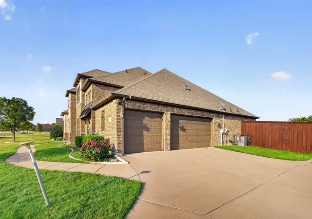 Photo 2 of Single family home for sale at 6010 Limestone Ln, Midlothian, TX 76065 | MLS# 21374174 | Listing updated on 2026-09-23