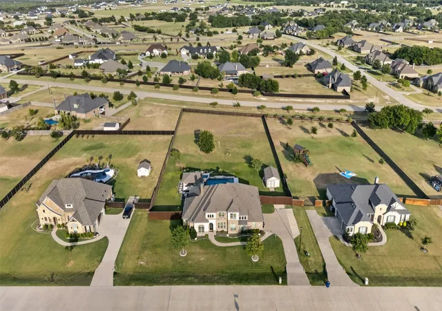 Photo 3 of Single family home for sale at 6010 Limestone Ln, Midlothian, TX 76065 | MLS# 21374174 | Listing updated on 2026-09-23