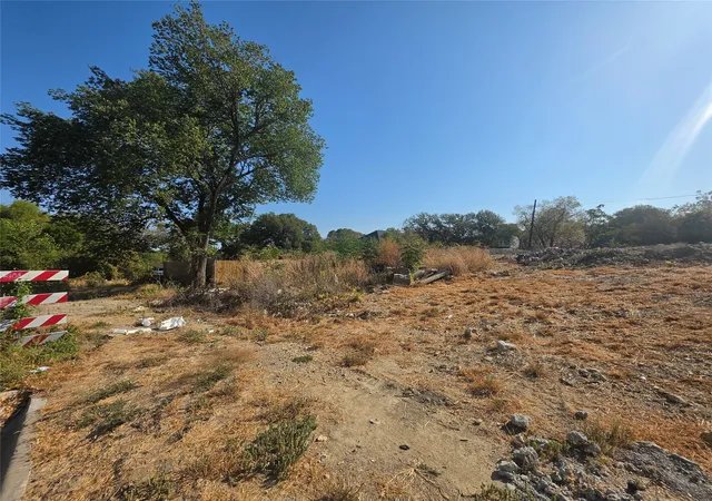 Photo 3 of Land for sale at 2623 Lincoln Ave, Fort Worth, TX 76164 | MLS# 21391775 | Listing updated on 2026-10-05