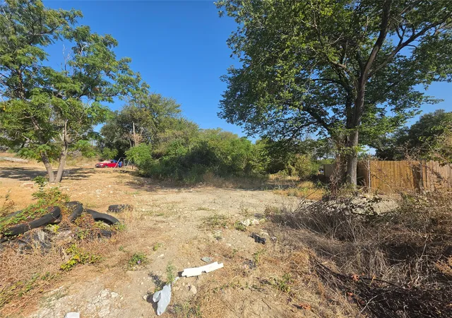 Photo 3 of Land for sale at 2623 Lincoln Ave, Fort Worth, TX 76164 | MLS# 21391775 | Listing updated on 2026-10-05