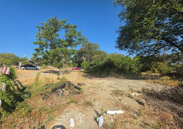 Photo 4 of Land for sale at 2623 Lincoln Ave, Fort Worth, TX 76164 | MLS# 21391775 | Listing updated on 2026-10-05