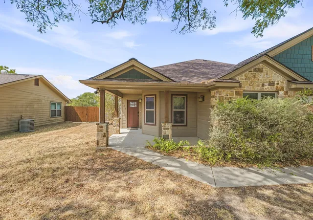 Photo 4 of Single family home for sale at 632 N Park St, Dublin, TX 76446 | MLS# 21392264 | Listing updated on 2026-10-07