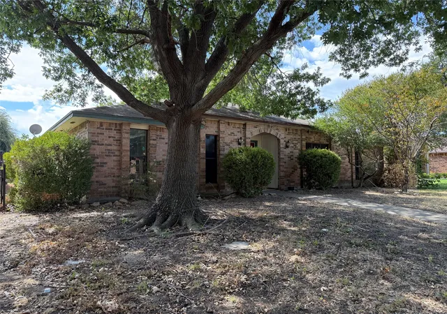 Photo 1 of Sale Pending at 626 Rosedown Ln, Mesquite, TX 75150 | MLS# 21392790 | Listing updated on 2026-10-09
