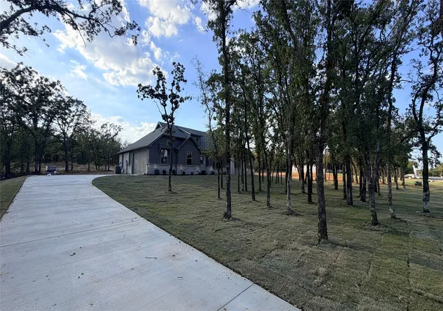 Photo 1 of Single family home for sale at 729 County Rd 3355, Paradise, TX 76073 | MLS# 21391323 | Listing updated on 2026-10-09