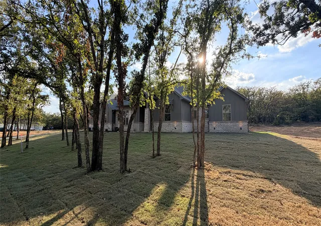 Photo 2 of Single family home for sale at 729 County Rd 3355, Paradise, TX 76073 | MLS# 21391323 | Listing updated on 2026-10-09