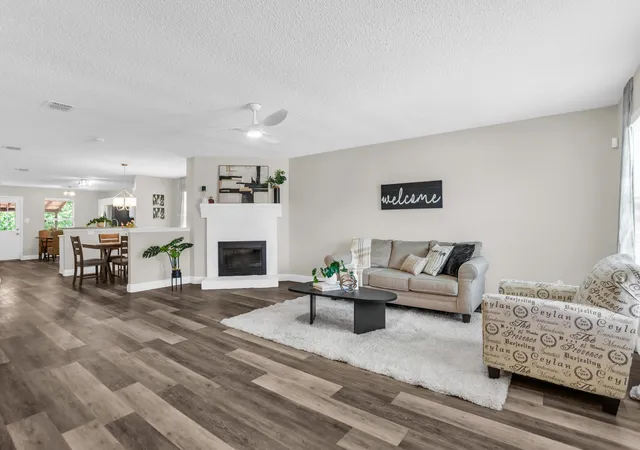 Photo 3 of Single family home for sale at 821 Ml Branch Dr, Garland, TX 75040 | MLS# 21391963 | Listing updated on 2026-09-30