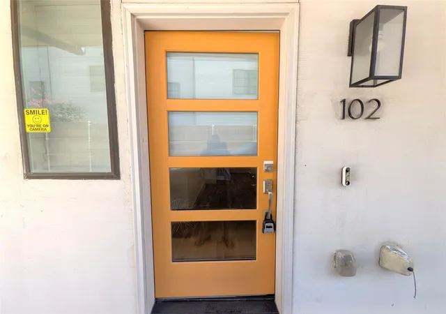 Photo 3 of Condo for sale at 2723 Kimsey Dr #102, Dallas, TX 75235 | MLS# 21392805 | Listing updated on 2026-09-23