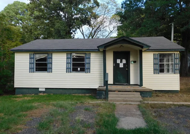 Photo 1 of Single family home for sale at 1513 S Walker St, Hope, AR 71801 | MLS# 21392813 | Listing updated on 2026-09-23
