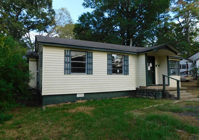 Photo 3 of Single family home for sale at 1513 S Walker St, Hope, AR 71801 | MLS# 21392813 | Listing updated on 2026-09-23