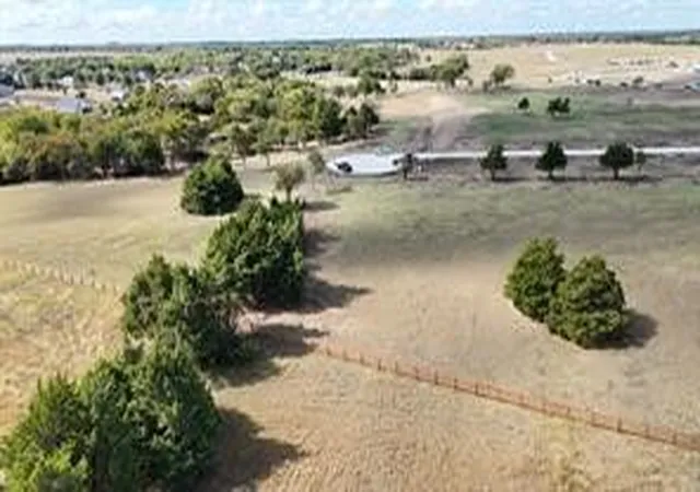 Land for sale at 000 Latigo Ct, Oak Leaf, TX 75154 | MLS# 21392824