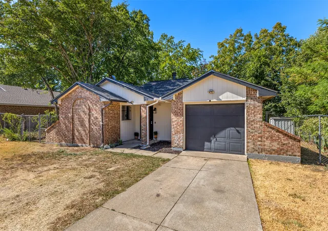Photo 2 of Single family home for sale at 1545 Quartet Dr, Dallas, TX 75241 | MLS# 21392250 | Listing updated on 2026-09-23